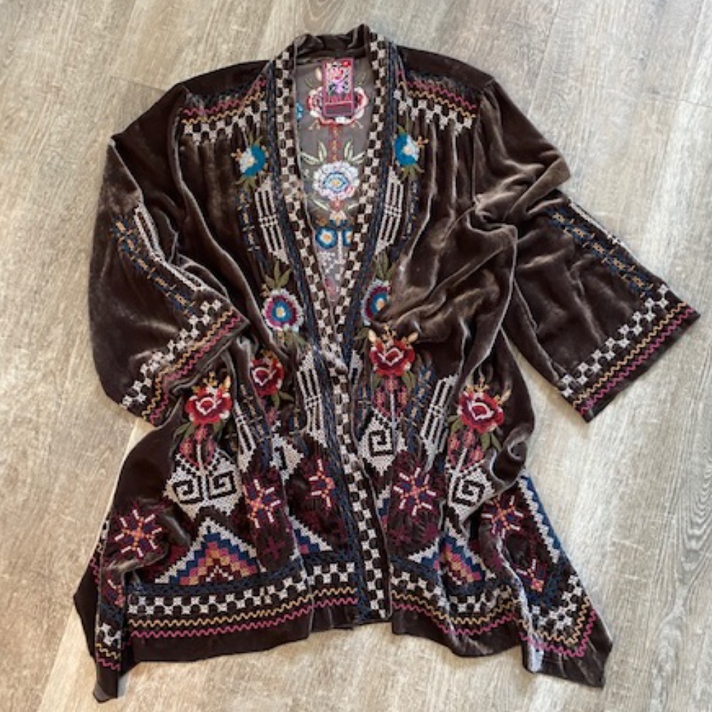 JOHNNY WAS velvet kimono, L